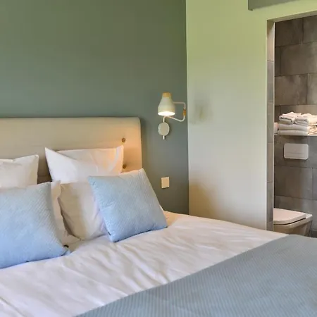 Entre Champs Bed & Breakfast *