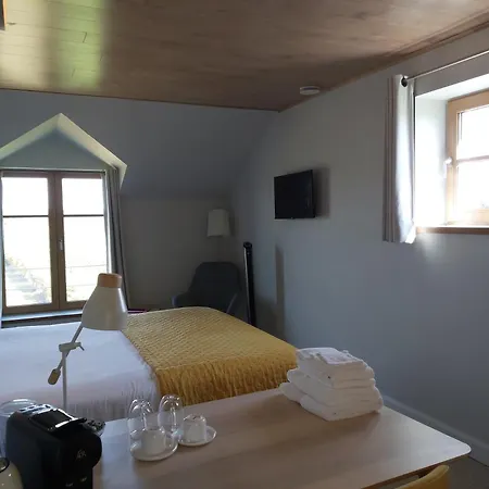 Couette-café Entre Champs 3*